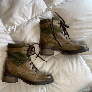 Dromedaris “Kara” Leather Lace Up Boot